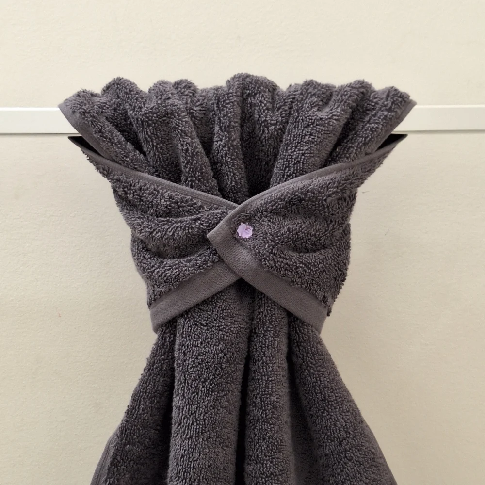 💟NEW!⬜️ #9162A Solid Gray Hang'N'Snap Hand Towel with SNAP